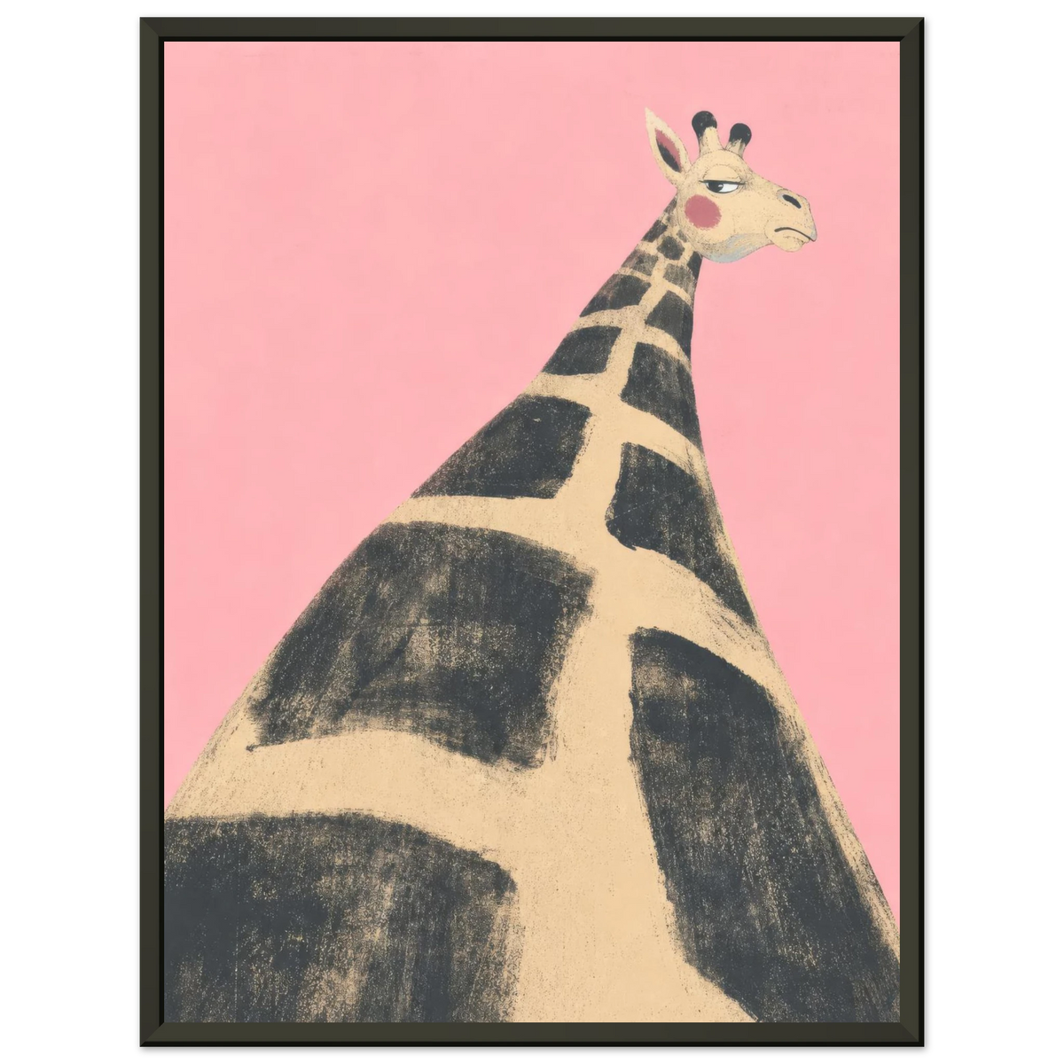 Eine Giraffe blickt vor rosa Hintergrund nach unten. — Von oben