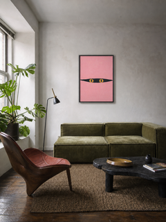 På vagt — indrammet kunsttryk vist i en stue